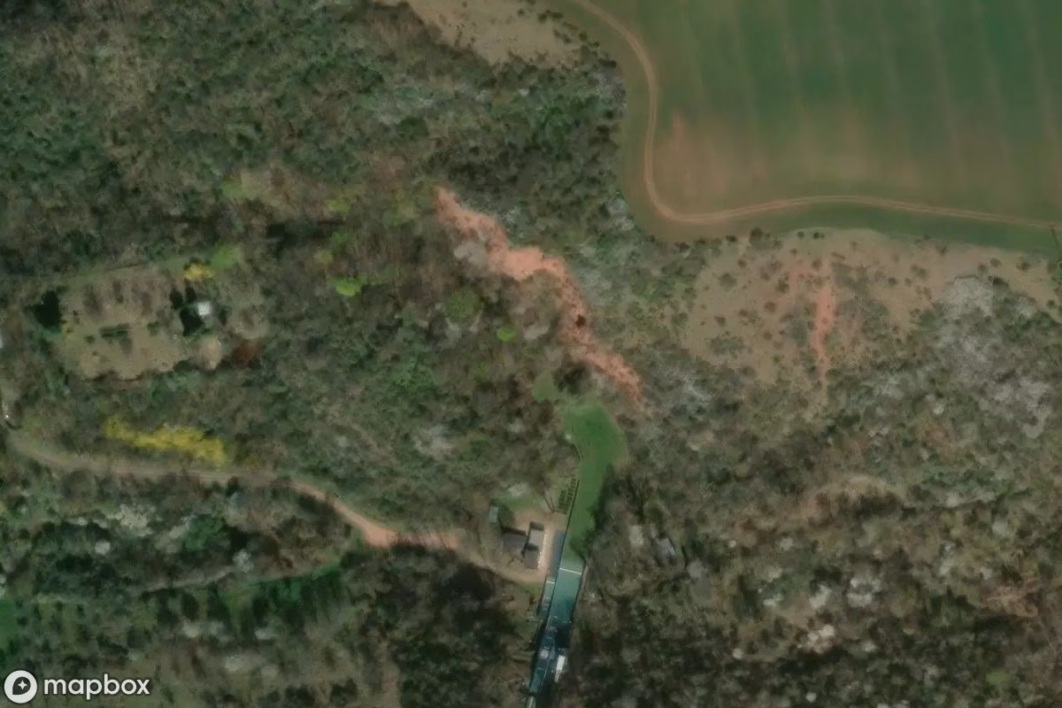 Vista aérea por satélite de Bunker, un Búnker abandonado en Wettin-Löbejün, Alemania