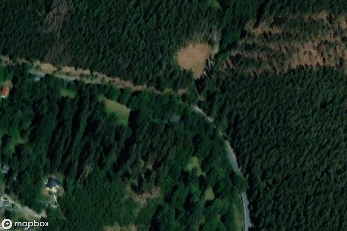 Vista aérea por satélite de Fledermaus-Haus, un  abandonado en Königsee, Alemania