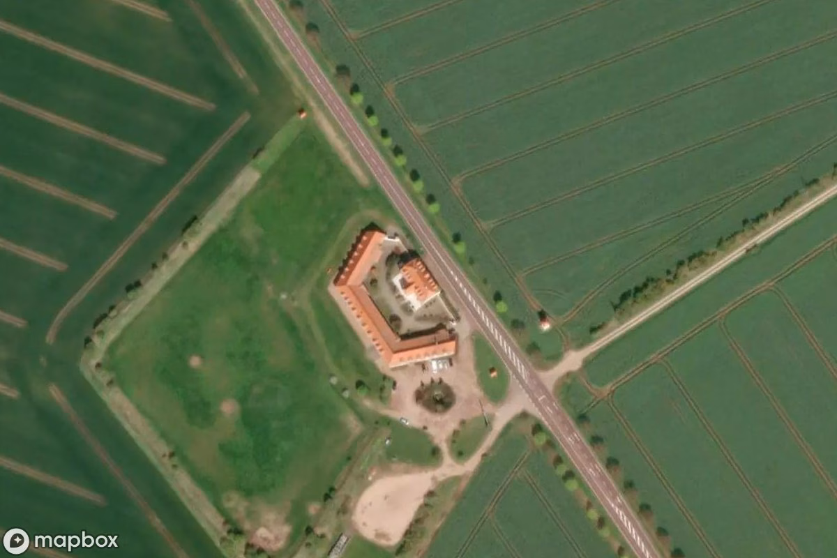 Műholdas légi felvétel Hotel helyszínről, egy elhagyatott Hotel itt: Wettin-Löbejün, Németország