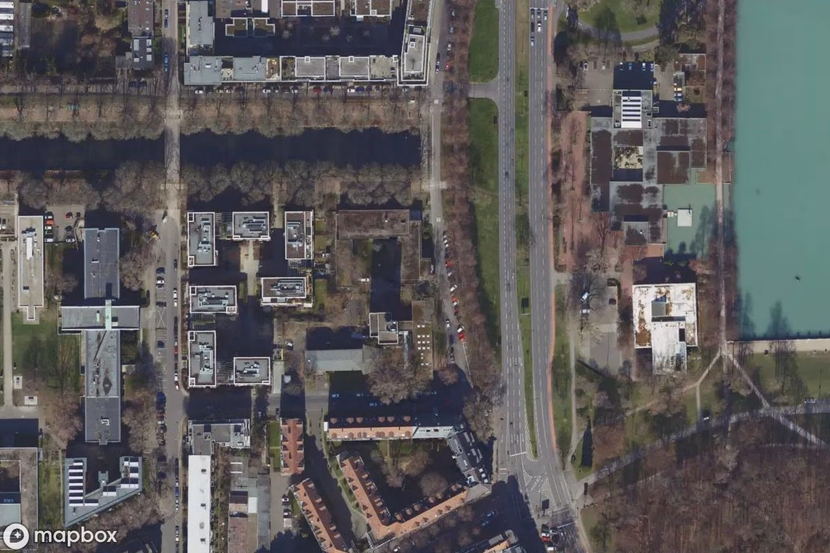 Satellietbeeld vanuit de lucht van Italienisches Generalkonsulat, een verlaten  in Cologne, Duitsland