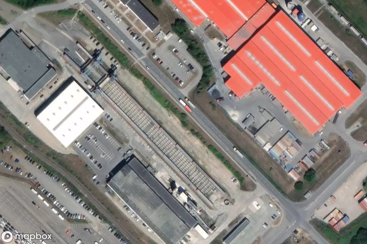 Satellitbild från luften av Verlassene Regionalbahn, en övergiven  i Sassnitz, Tyskland