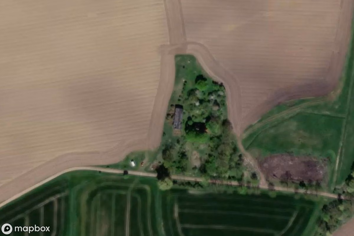 Satelitarny widok z lotu ptaka Ruine, opuszczone Ruina w Dargun, Niemcy