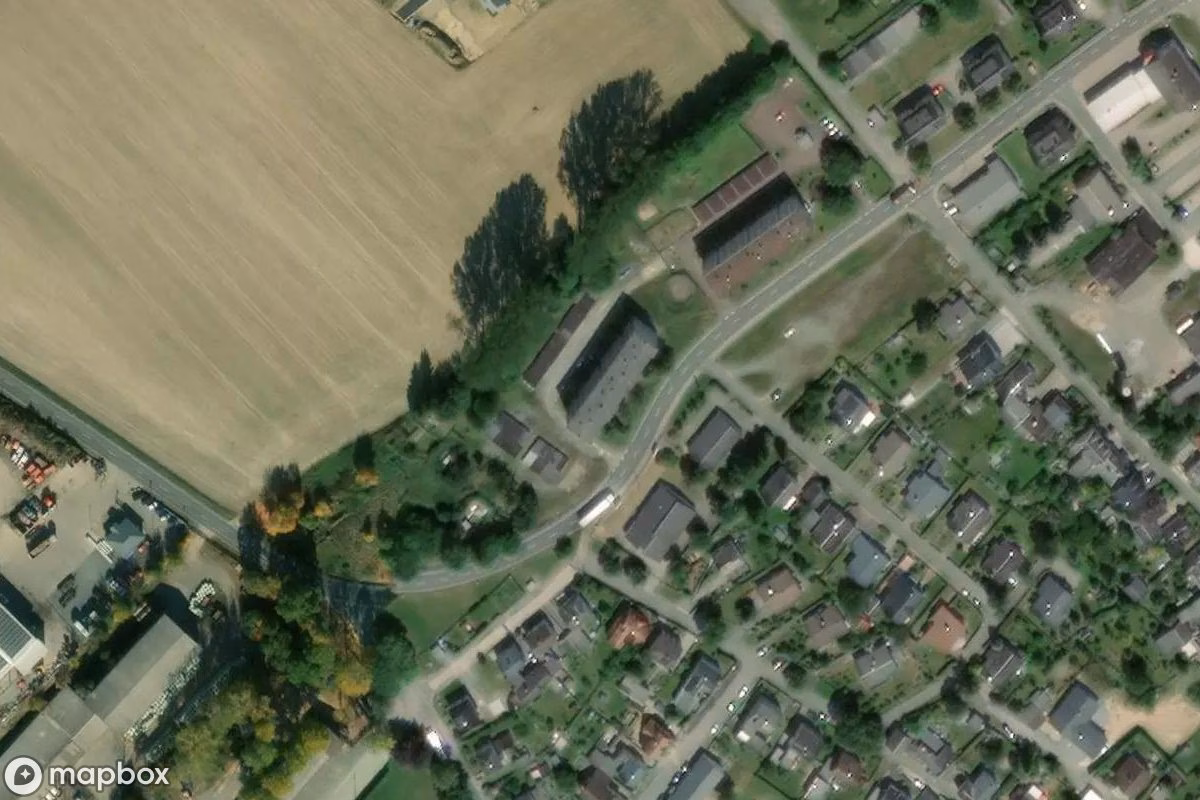 Satelitní letecký pohled na Wohnblock, opuštěné Obytný dům v Gefell, Německo