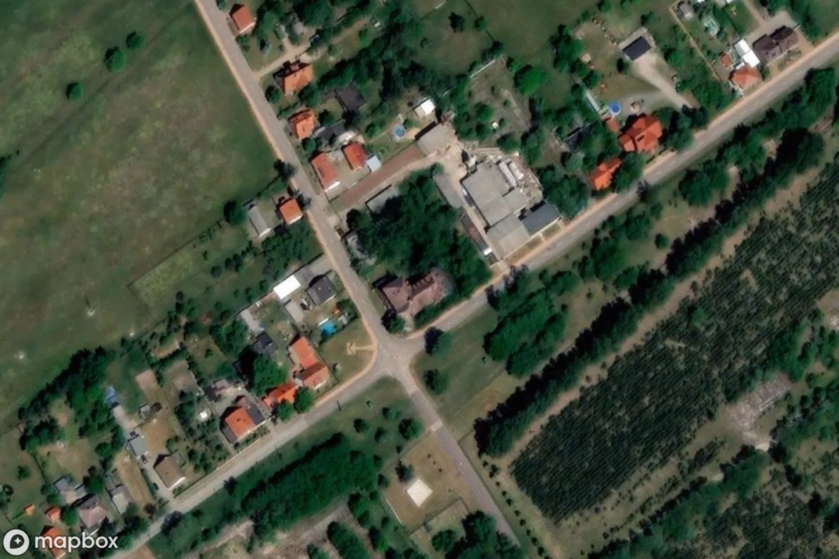 Satellitbild från luften av Villa, en övergiven Bostadshus i Möckern, Tyskland