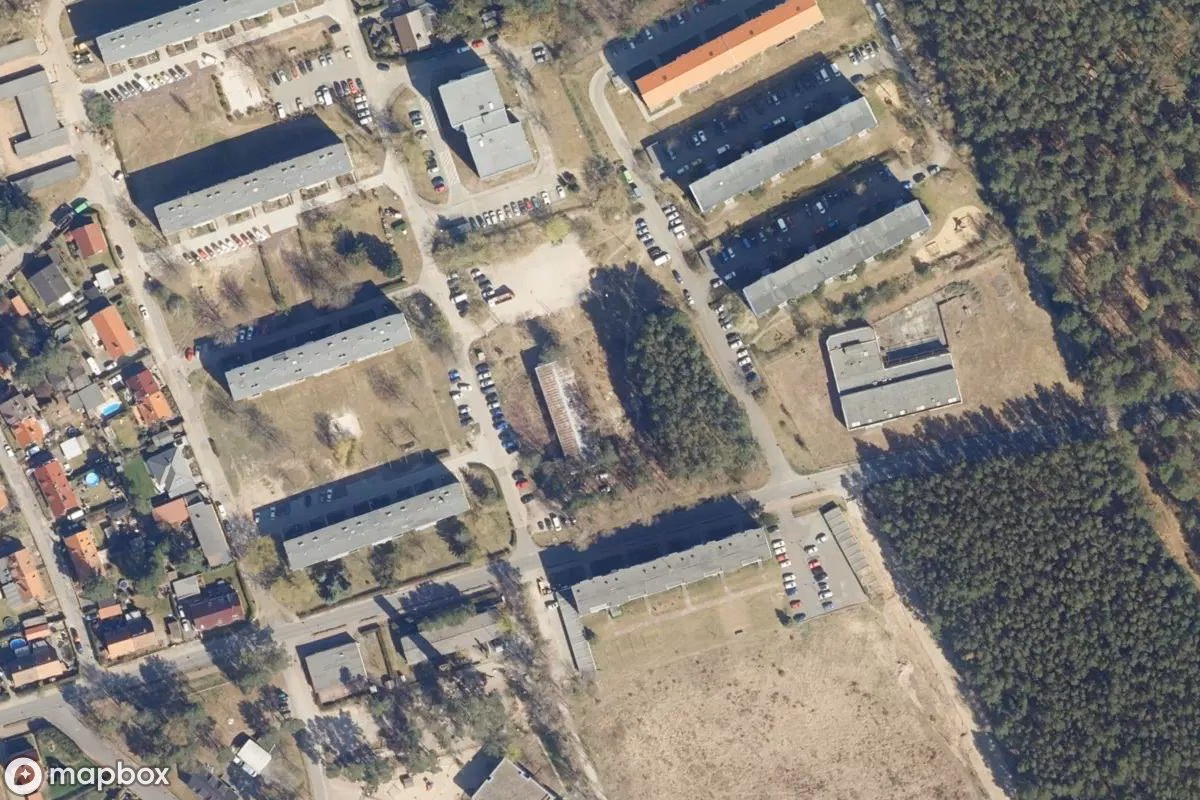 Satellietbeeld vanuit de lucht van Bürogebäude, een verlaten  in Basdorf, Duitsland