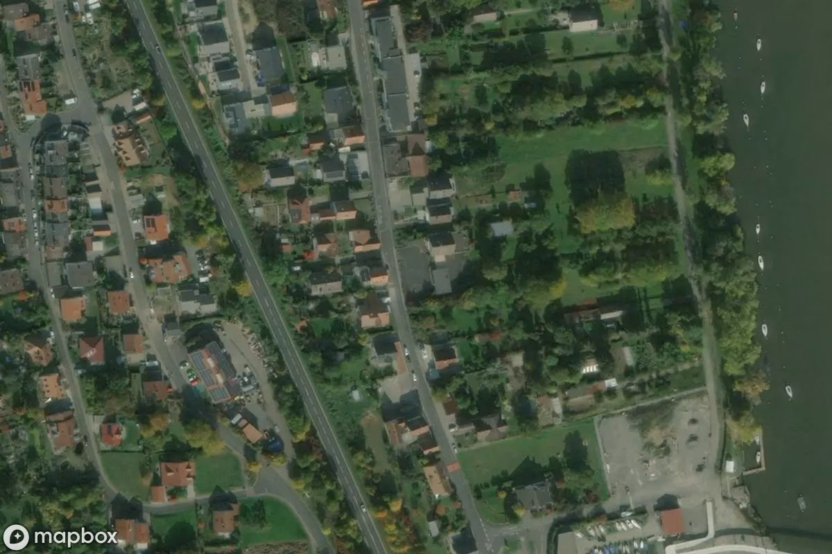 Satellietbeeld vanuit de lucht van Tankstelle, een verlaten  in Margetshöchheim, Duitsland