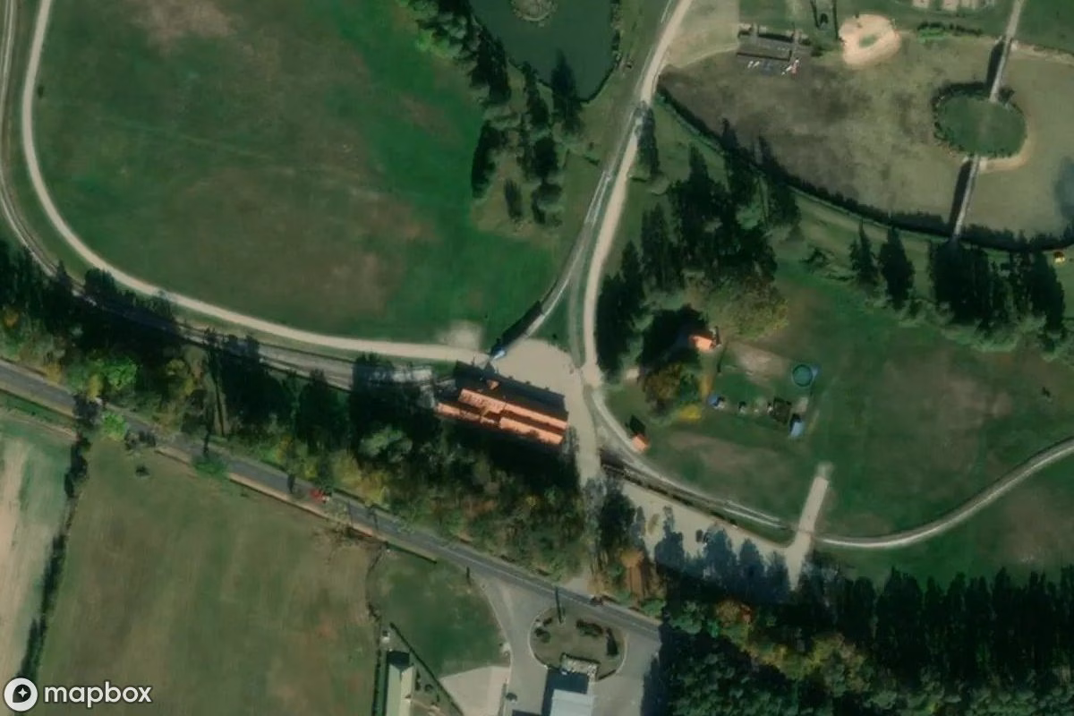 Satellitenansicht von Krośnicka Kolej Wąskotorowa, eine verlassene  in Krośnice, Polen