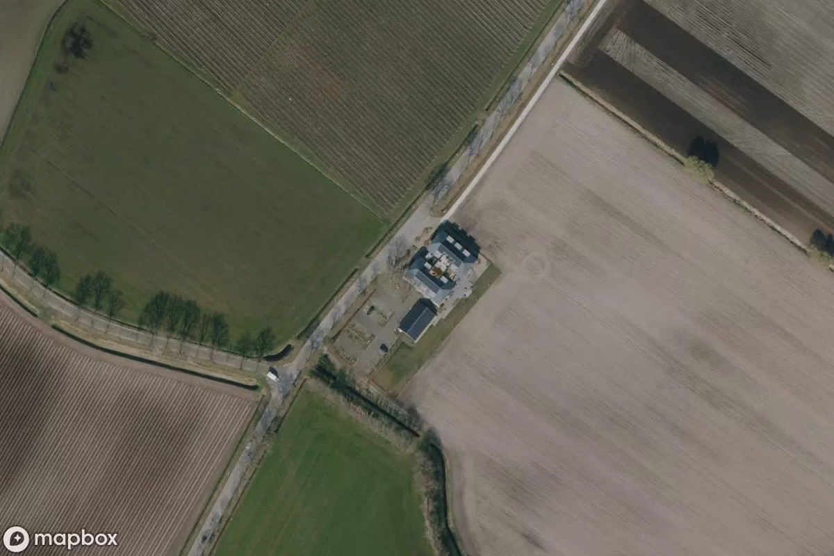 Satellietbeeld vanuit de lucht van Haus, een verlaten  in Grashoek, Nederland