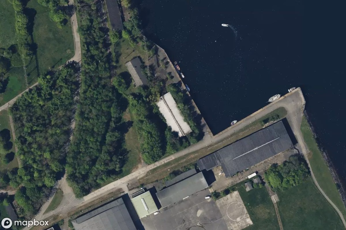 Satellietbeeld vanuit de lucht van Bundeswehr-Kaserne, een verlaten Militair terrein in Kiel, Duitsland