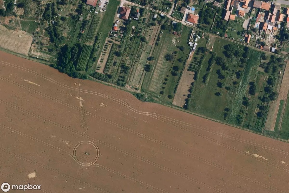 Vista aérea por satélite de Bunker, un Búnker abandonado en Šatov, Chequia