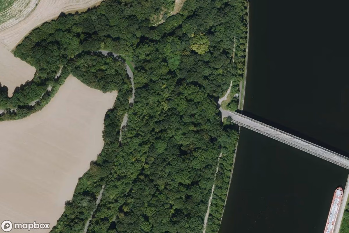 Satelitní letecký pohled na Versorgungstunnel, opuštěné Tunel v Visé, Belgie