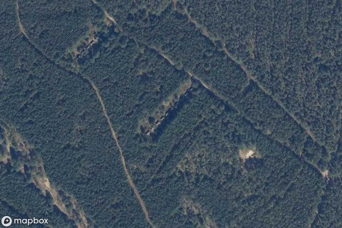 Satelitní letecký pohled na Geschossfangkörbe, opuštěné Vojenský objekt v Nuthe-Urstromtal, Německo