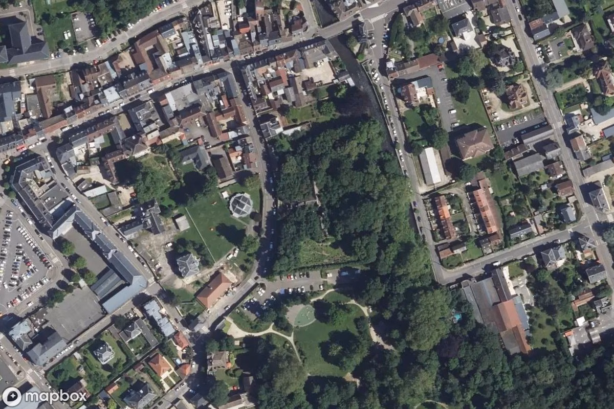 Aerial satellite view of Krankenhaus Délabry, an abandoned Hospital in Gisors, France