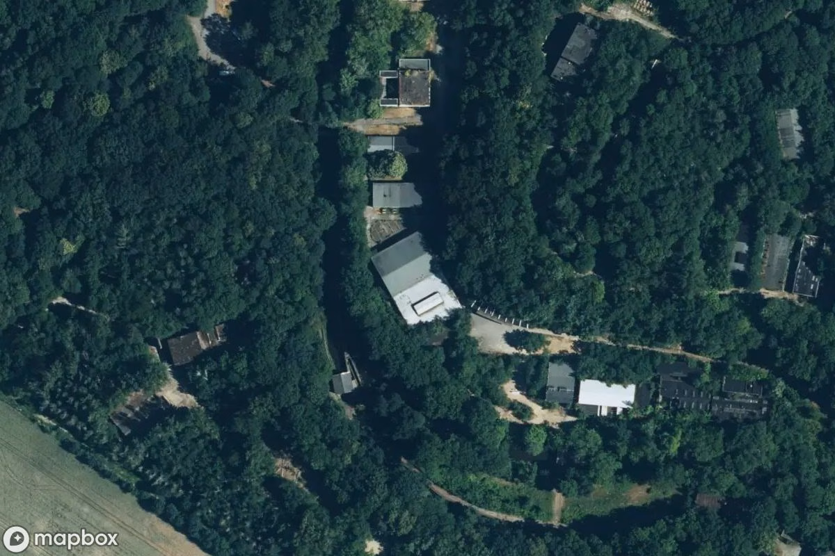 Satelitní letecký pohled na Sprengstoffwerk, opuštěné Továrna v Schlungwitz - Słónkecy, Německo