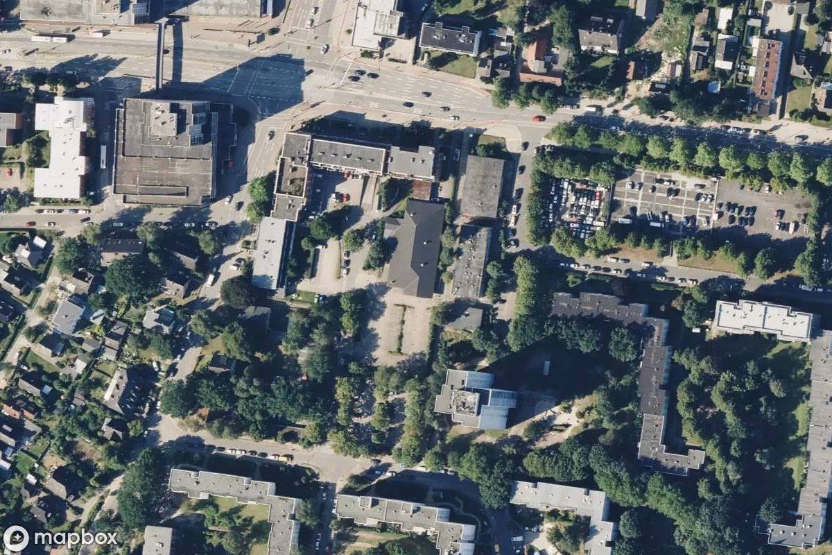 Satellietbeeld vanuit de lucht van Supermarkt aus Die Discounter, een verlaten  in Hamburg, Duitsland