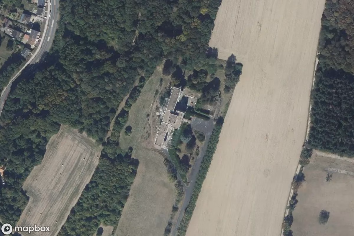 Aerial satellite view of Hotel Love Bibo, an abandoned Hotel in Pougues-les-Eaux, France