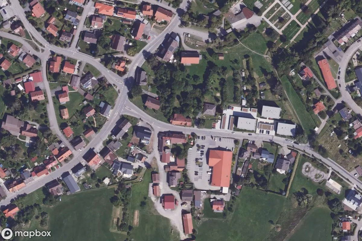 Satelitní letecký pohled na Wohnhaus, opuštěné Obytný dům v Aldingen, Německo