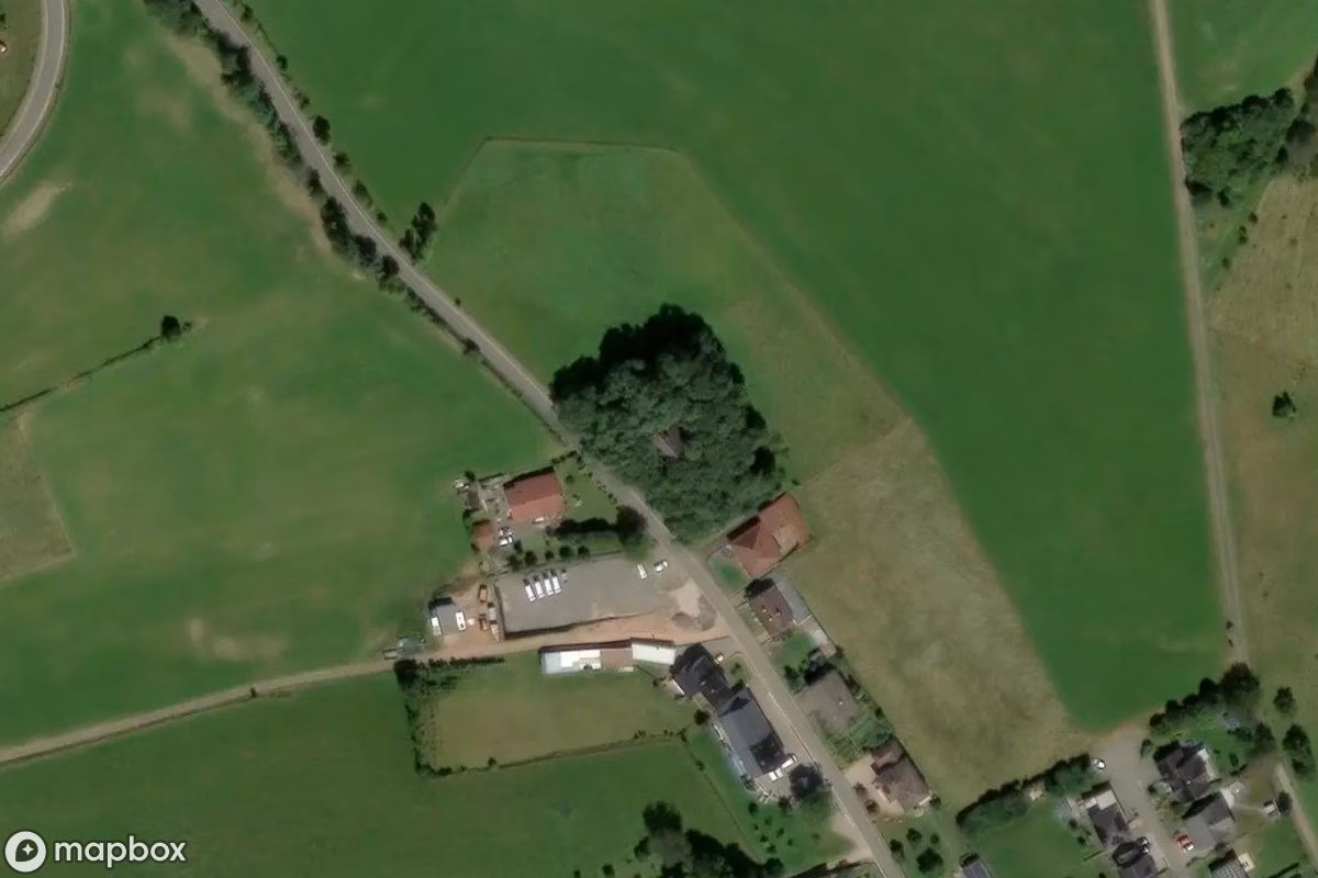 Satellitbild från luften av Haus, en övergiven  i Rußdorf, Tyskland