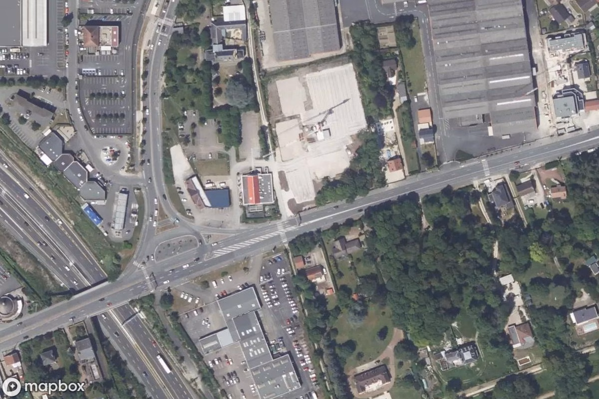 Satellitenansicht von Maison du Professeur, eine verlassene Wohnhaus in La Chapelle-Saint-Mesmin, Frankreich