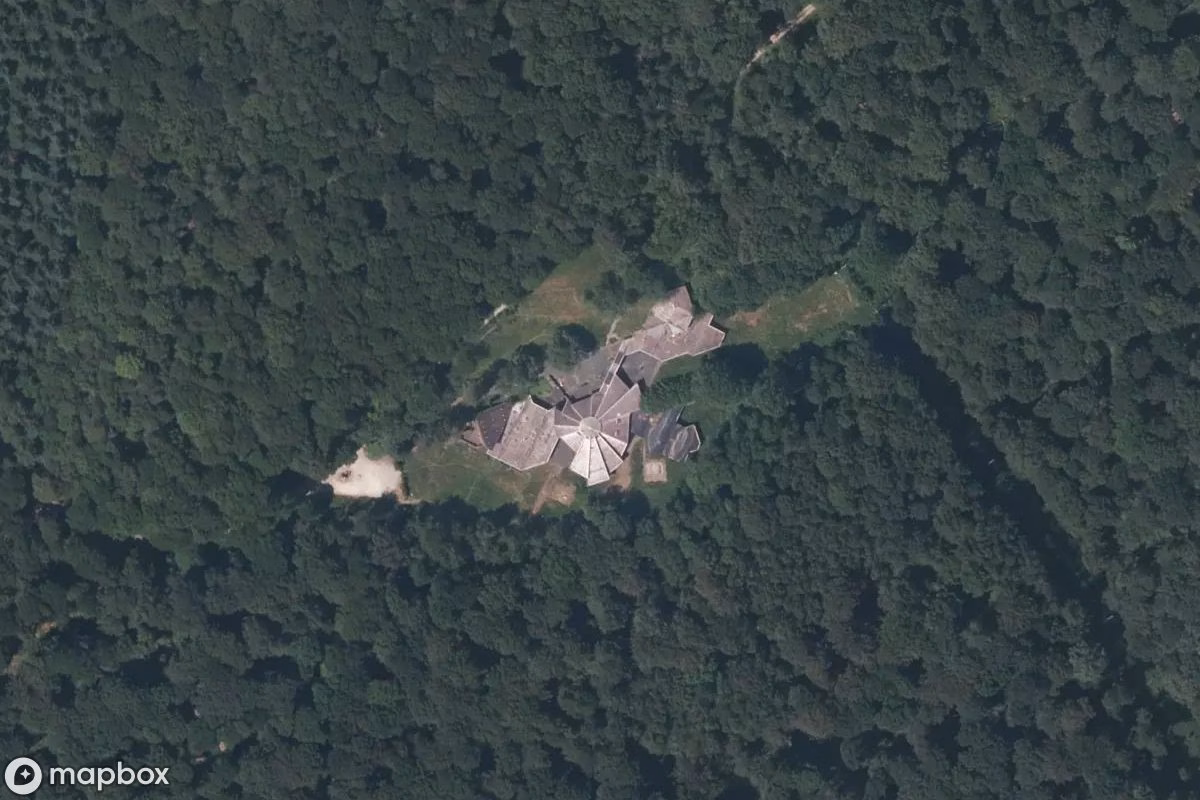 Satelitarny widok z lotu ptaka Freizeitzentrum Off, opuszczone  w Offemont, Francja