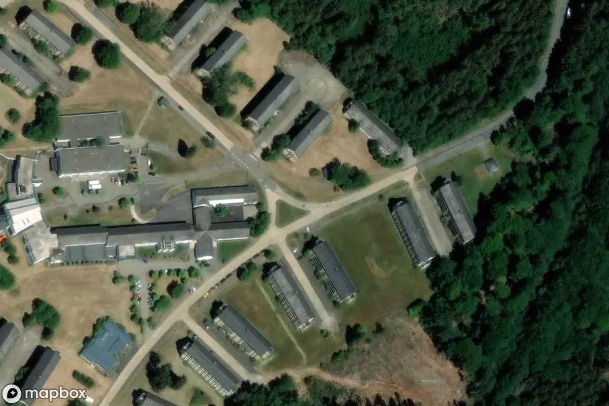 Satellitenansicht von Unterkünfte -Airbase Hahn, eine verlassene Militär in Büchenbeuren, Deutschland