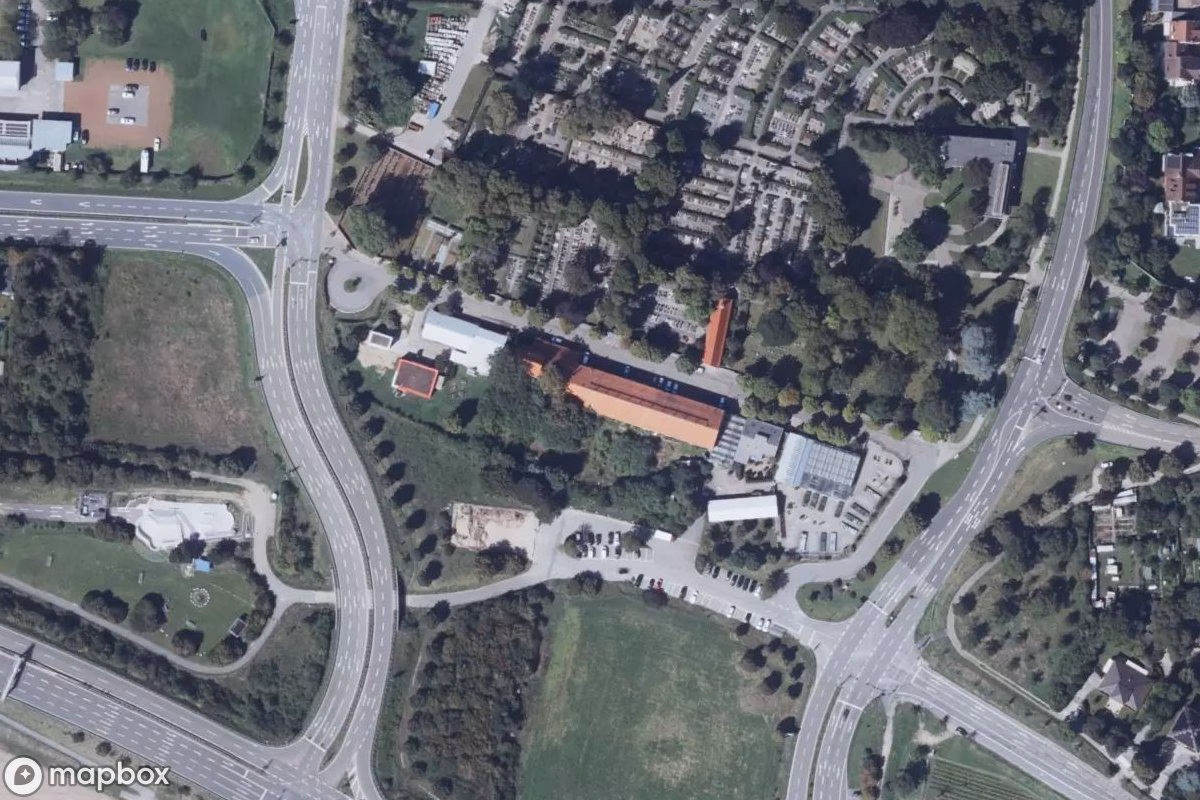 Vista aérea por satélite de Firmengebäude, un  abandonado en Walldorf, Alemania