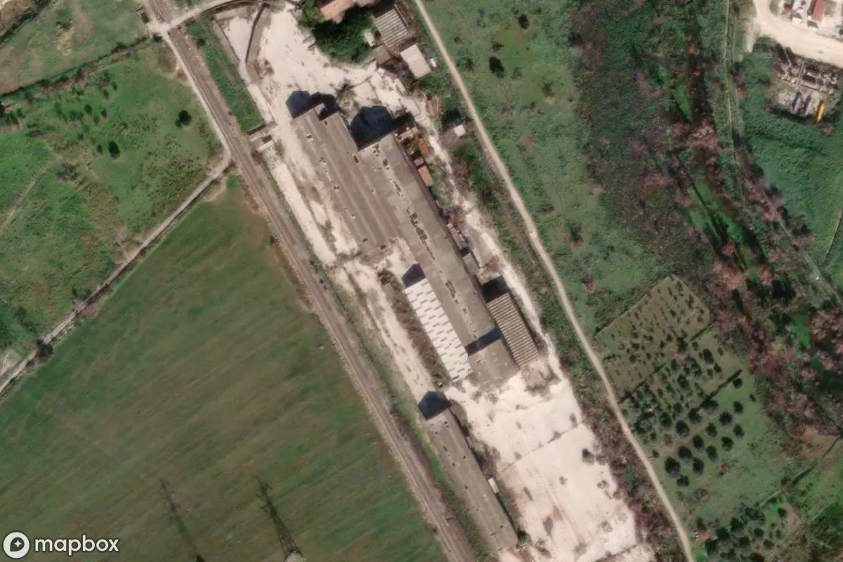 Satellitbillede set fra luften af Lost Place, et forladt  i Priolo Gargallo, Italien