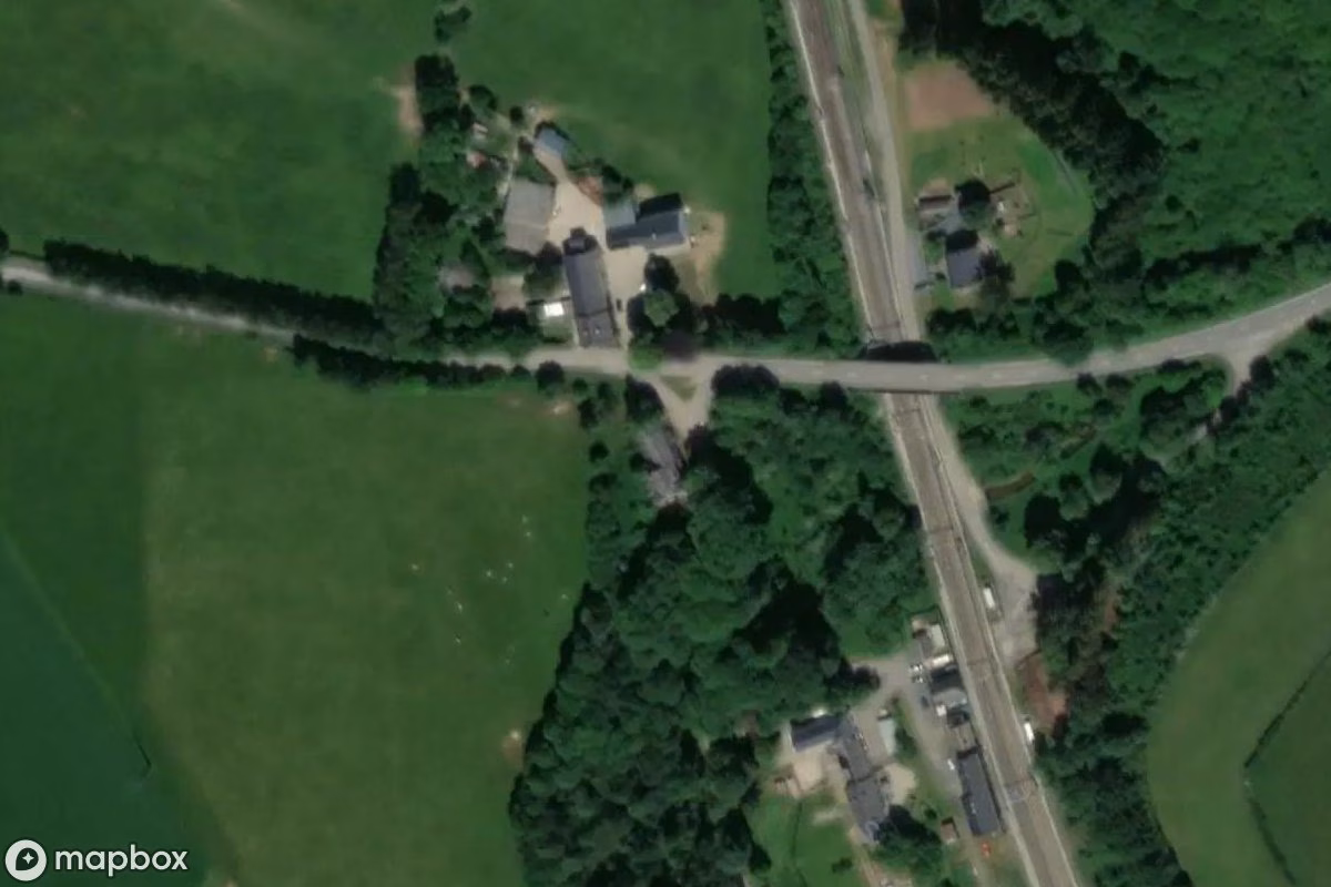 Satellitenansicht von 2 verlassene Häuser Naleumont, eine verlassene Wohnhaus in Léglise, Belgien