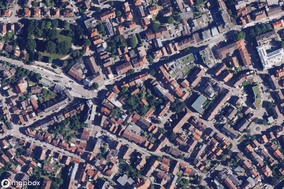 Satelitní letecký pohled na Bauernhaus mit Scheune, opuštěné v Stuttgart, Německo