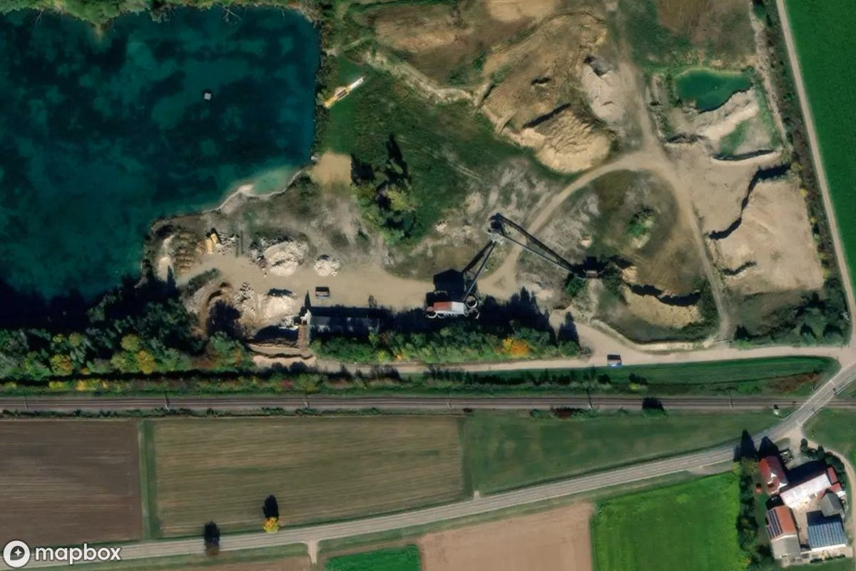 Satellietbeeld vanuit de lucht van Kiesgrube, een verlaten Mijn in Rain, Duitsland