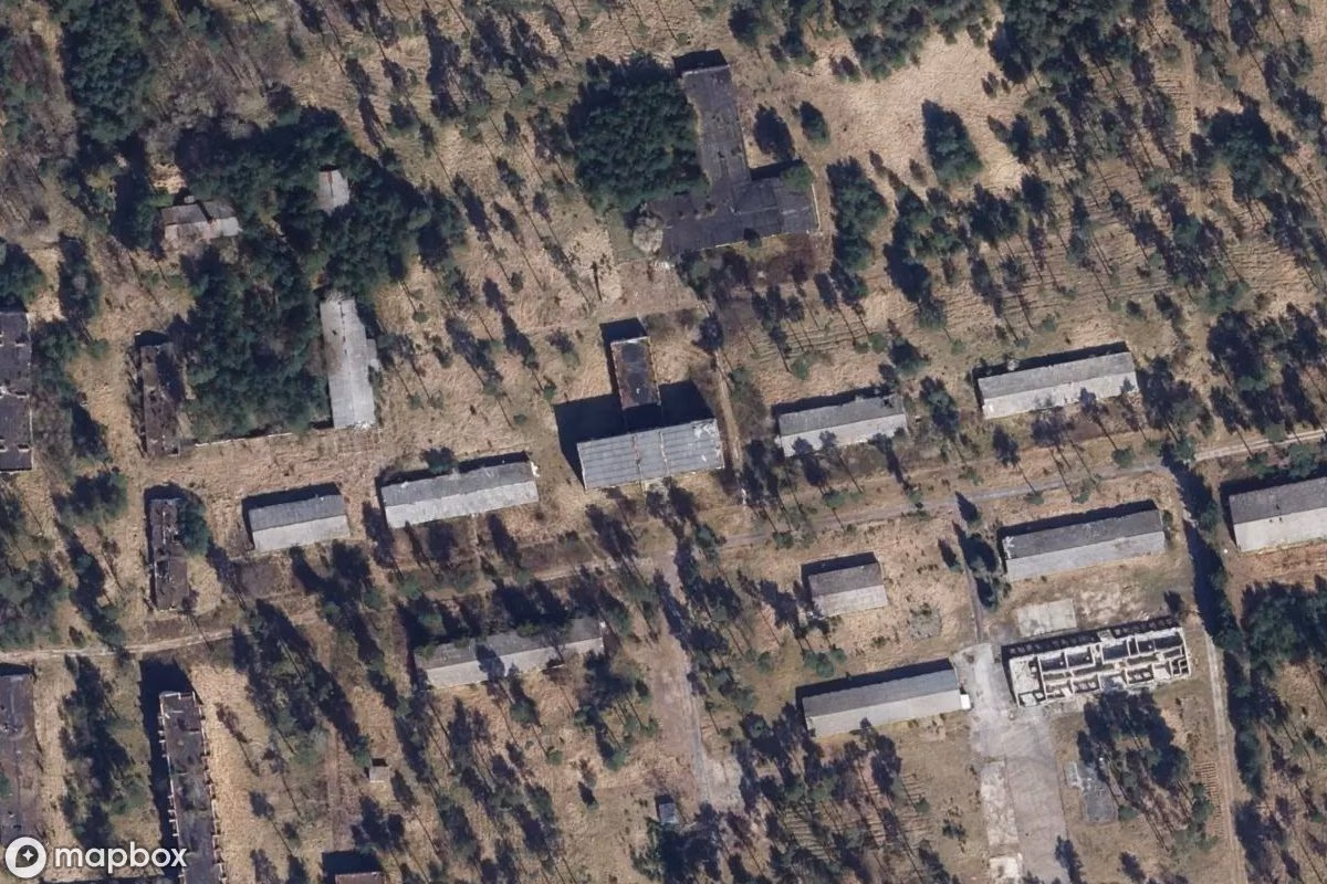 Satellitbild från luften av Kaserne, en övergiven Militär anläggning i Rheinsberg, Tyskland