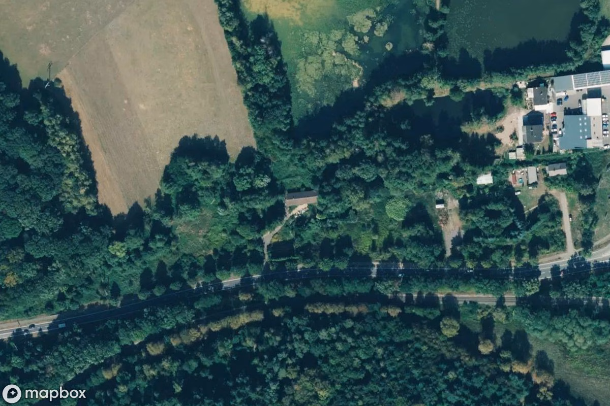 Satelitní letecký pohled na Haus, opuštěné  v Rehlingen, Německo