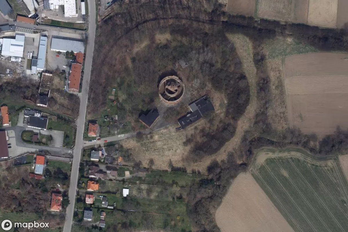 Satellitbild från luften av Fort Fryderyk Wilhelm, en övergiven Militär anläggning i Kędzierzyn-Koźle, Polen