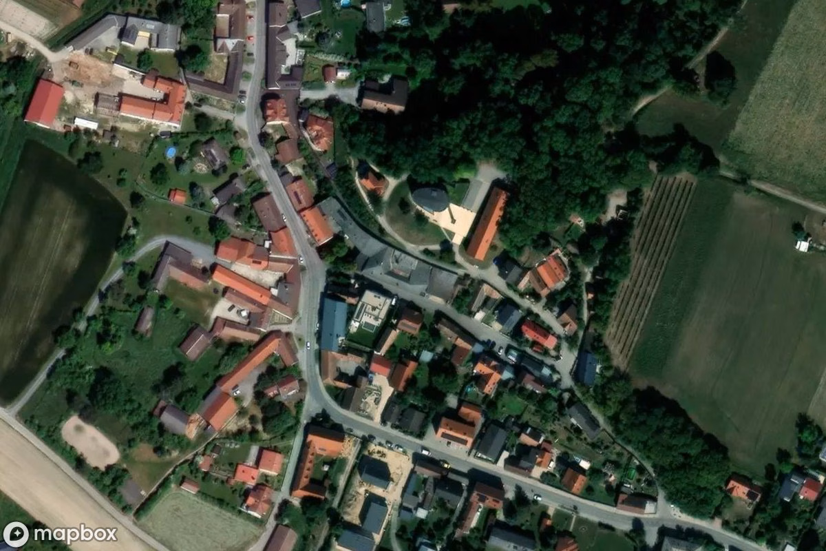 Satellittbilde fra luften av Schlachterei, et forlatt Restaurant i Oberrohrbach, Østerrike