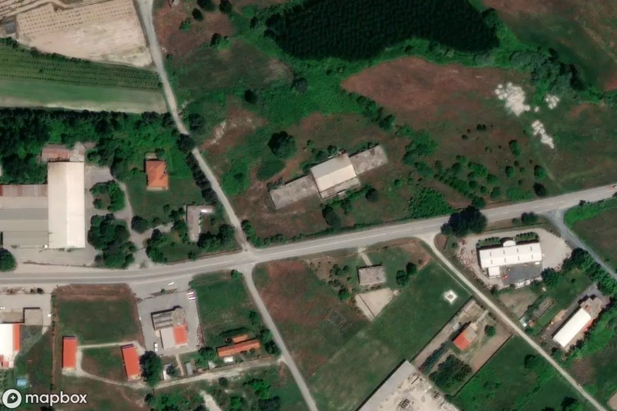 Satellitbild från luften av Lost Place, en övergiven i Aridaia, Grekland