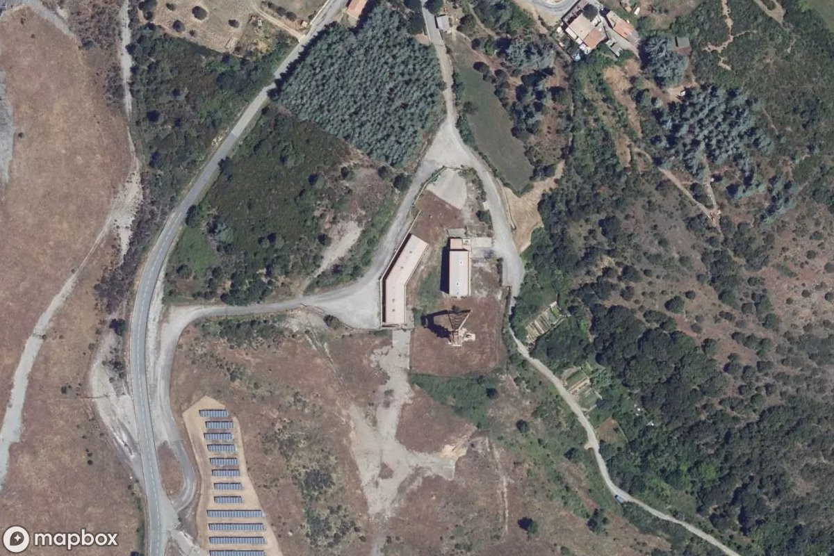 Satelitarny widok z lotu ptaka Lost Place, opuszczone  w Villanière, Francja