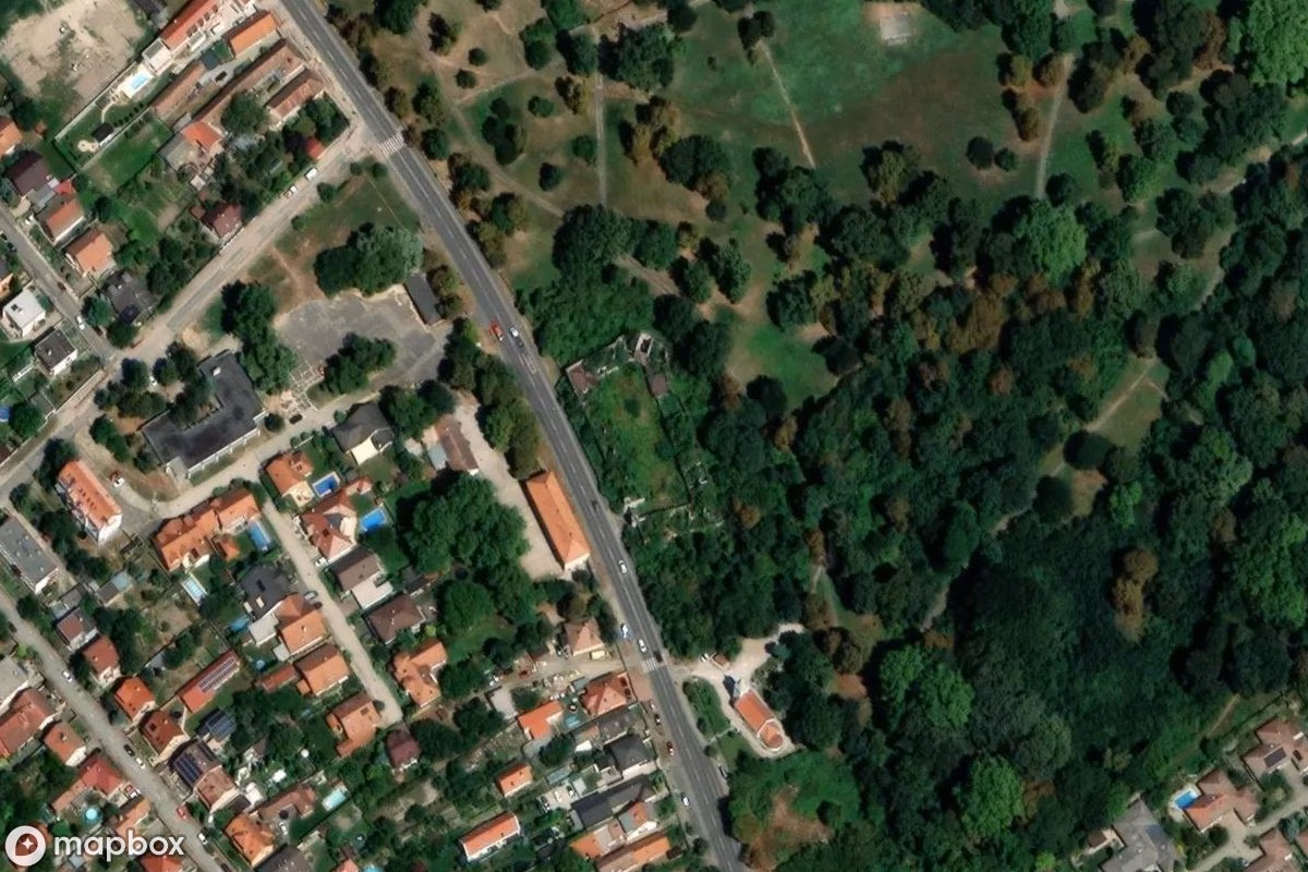 Satellitbild från luften av Ruine, en övergiven Ruin i Bratislava, Slovakien