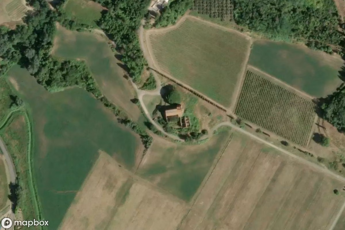 Vista aérea por satélite de Kirche Cora, un Iglesia abandonado en San Miniato, Italia