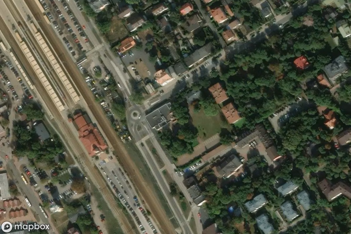 Satellitbillede set fra luften af Willa Julia, et forladt Beboelseshus i Otwock, Polen