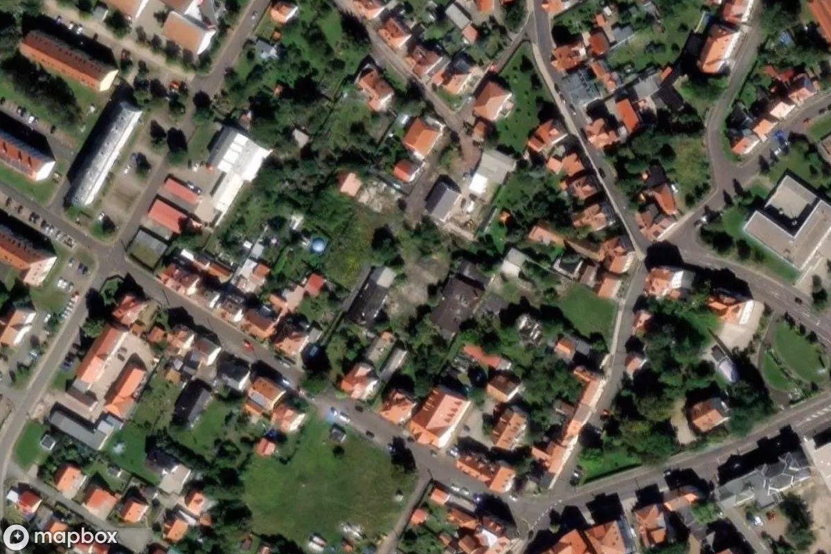 Satellitbillede set fra luften af Puppenfabrik, et forladt Fabrik i Waltershausen, Tyskland