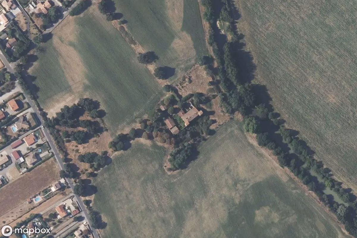 Vue aérienne satellite de Oberst-Schloss, un Château abandonné à Saint-Jory, France