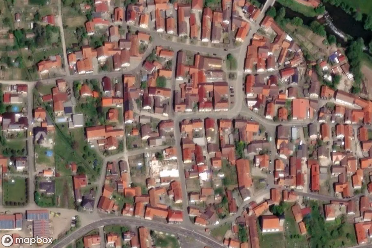 Satellitbillede set fra luften af Haus, et forladt  i Vachdorf, Tyskland