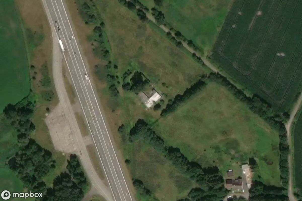 Satellittbilde fra luften av Haus mit Stall, et forlatt  i Brekendorf, Tyskland