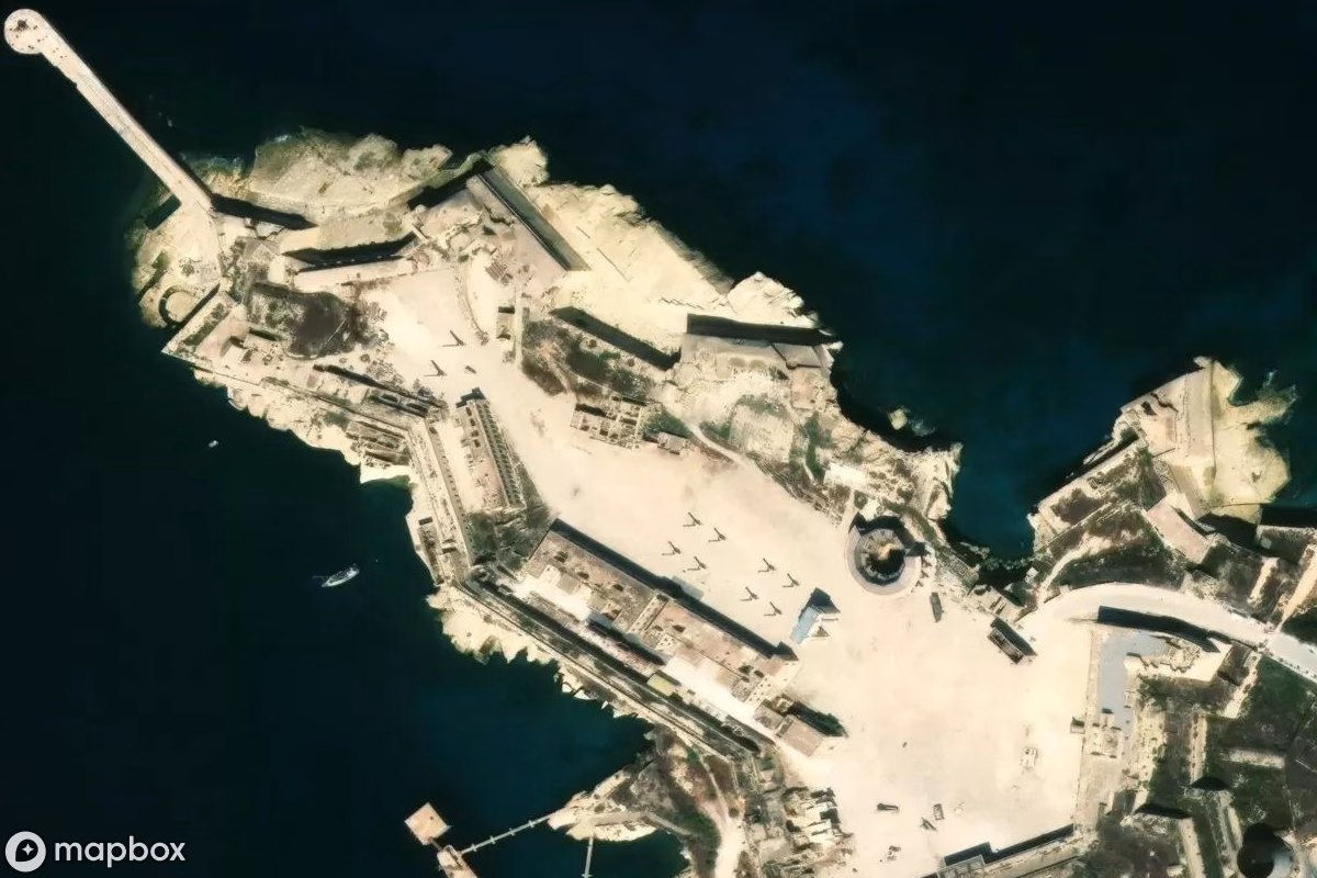 Satellitenansicht von Tunnelsystem, eine verlassene Tunnel in Kalkara, Italien