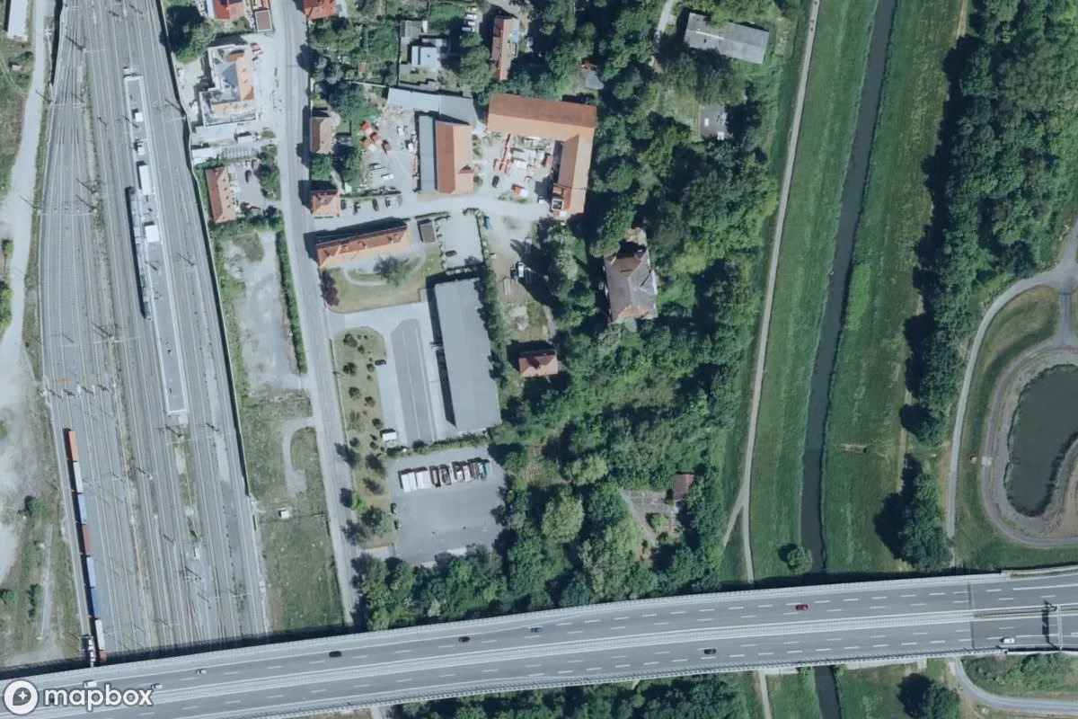 Vue aérienne satellite de Herrenhaus, un  abandonné à Markkleeberg, Allemagne