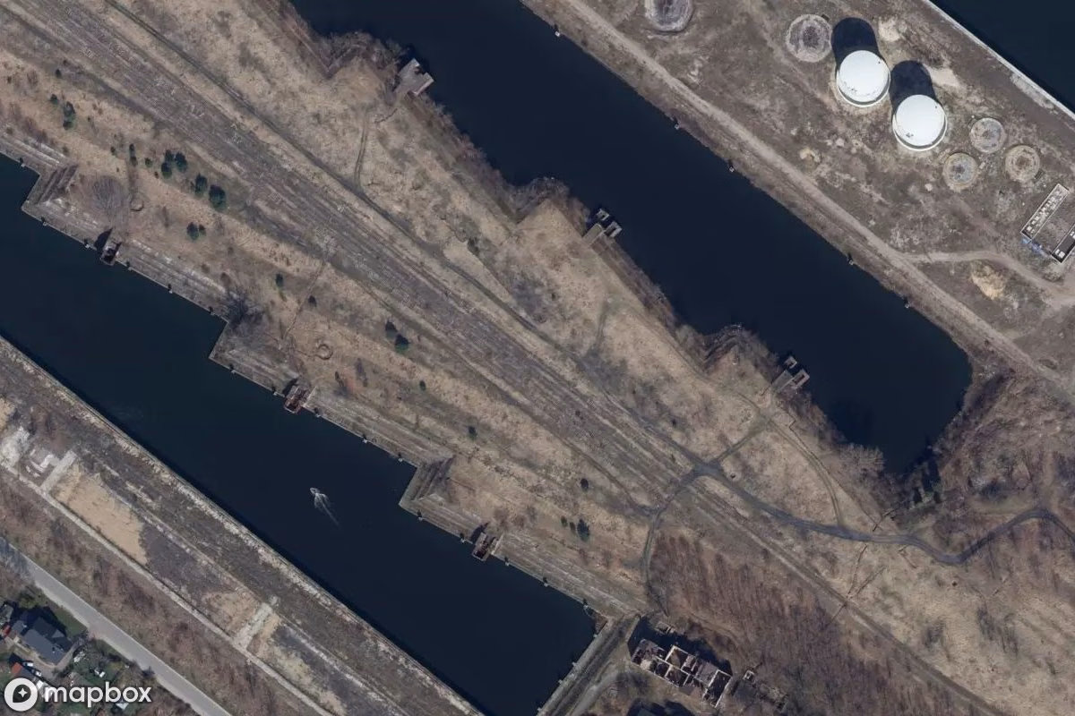 Vue aérienne satellite de Koźle-Hafen, un abandonné à Kędzierzyn-Koźle, Pologne