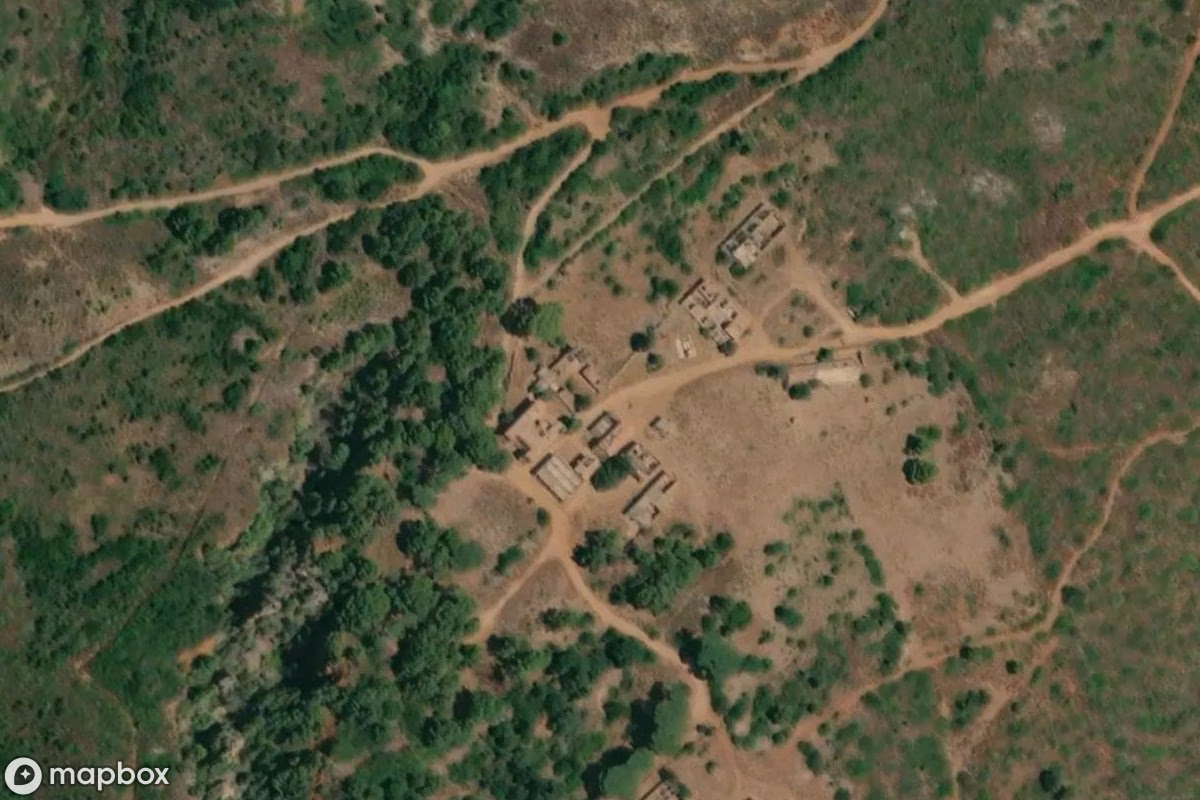 Satellitbillede set fra luften af Villaggio Asproni, et forladt Beboelseshus i Iglesias, Italien