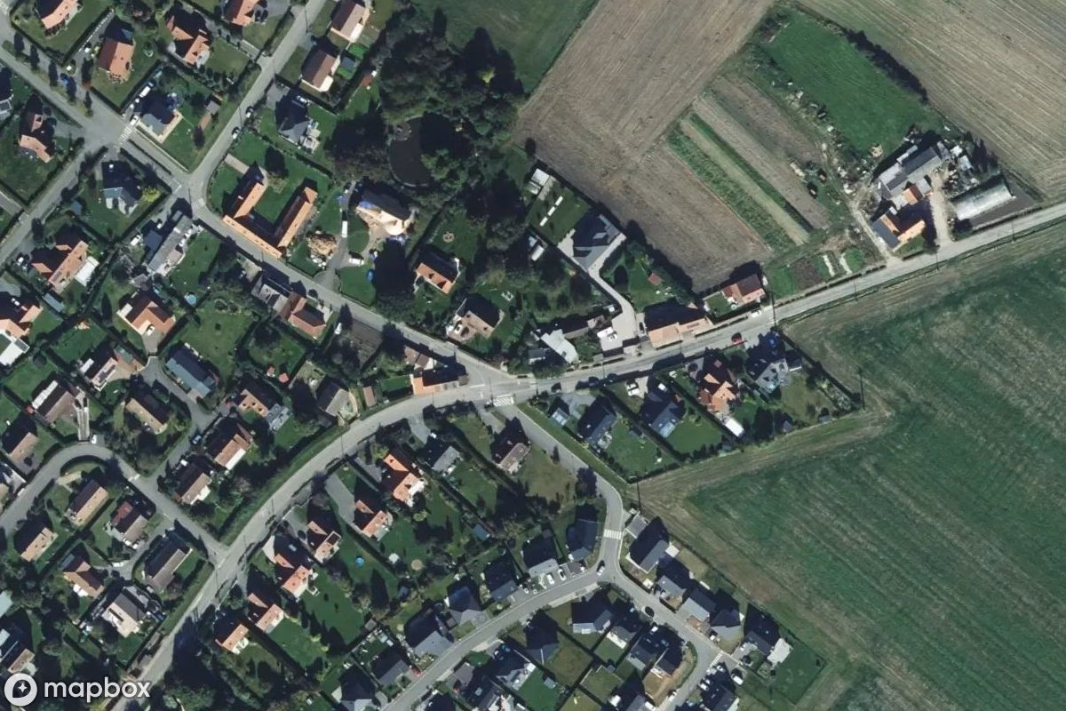 Satellitenansicht von Maison, eine verlassene Wohnhaus in Lorgies, Frankreich