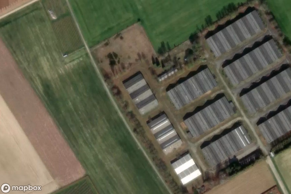 Satellietbeeld vanuit de lucht van Lost Place, een verlaten  in Tienen, België