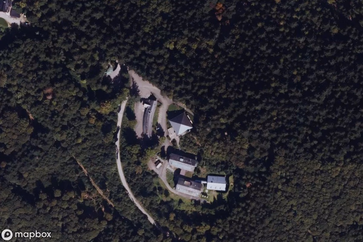 Vista aérea por satélite de Kirche Brandmatt, un Iglesia abandonado en Sasbachwalden, Alemania